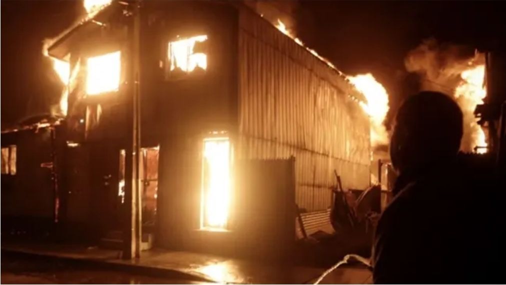 Al menos 16 muertos tras incendios forestales en16 Chile