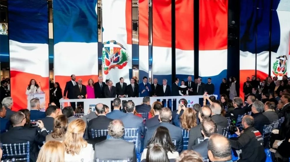 Economía La banca dominicana cierra negocios por más de 13,300 millones de dólares en la Fitur 2026