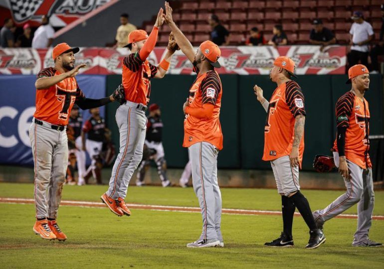 Toros propinan sexta derrota a los Gigantes