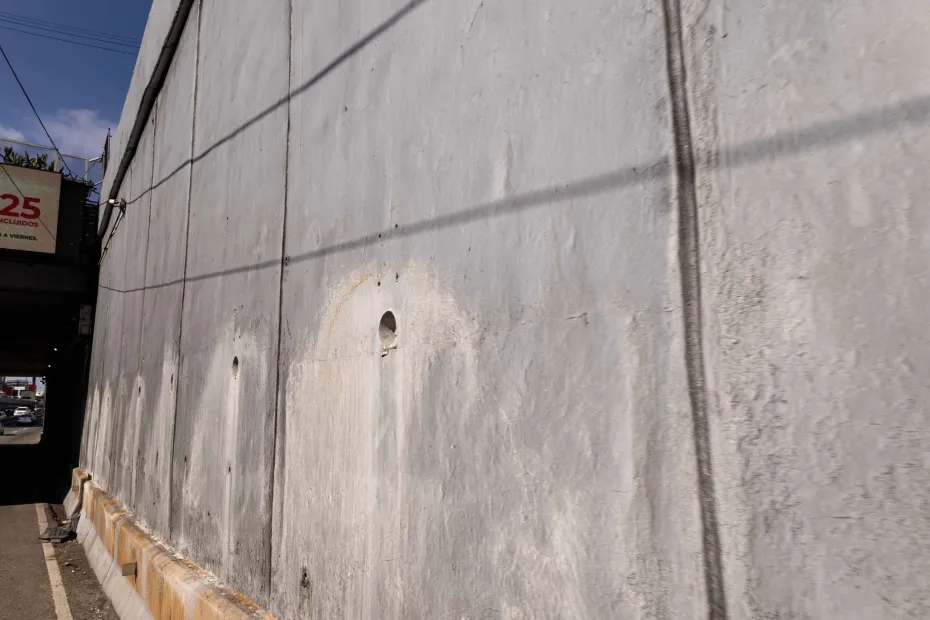 Obras Públicas refuerza muros en pasos a desnivel de la 27 de Febrero