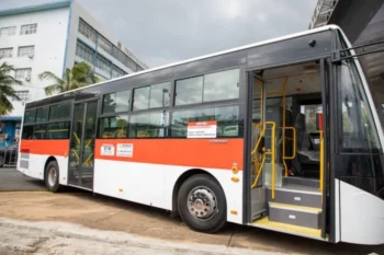 Alertan desvío irregular de autobuses corredor de la avenida Independencia
