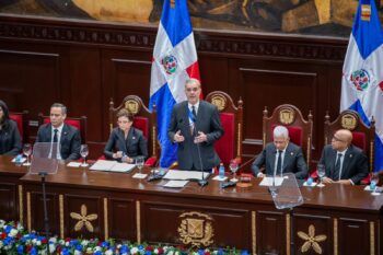 Abinader anuncia récord histórico de 11.7 millones de visitantes y consolida a RD como hub turístico del Caribe