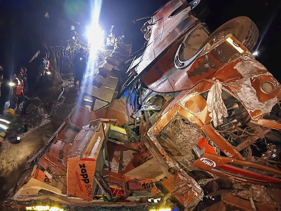 Accidente de autobús deja 19 muertos en Nepal