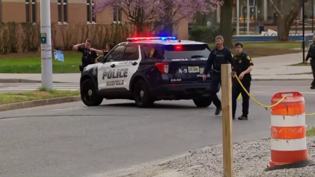 Un muerto y dos hridos tras tiroteo en  Universidad de Virginia