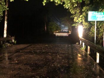 Colapsa puente sobre río Camú en carretera turística Luperón