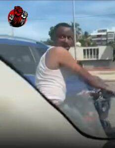 Motorista rompe cristal de yipeta 