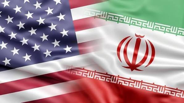 EE.UU. desvía dos buques comerciales tras reactivar bloqueo naval contra Irán