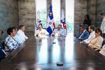 Departamento Aeroportuario y DGP acuerdan facilitar emisión de pasaportes en los aeropuertos